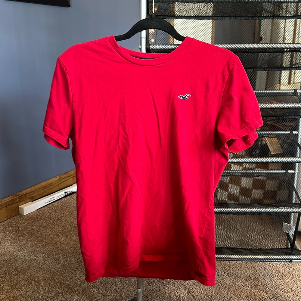Red mens hollister super soft tshirt